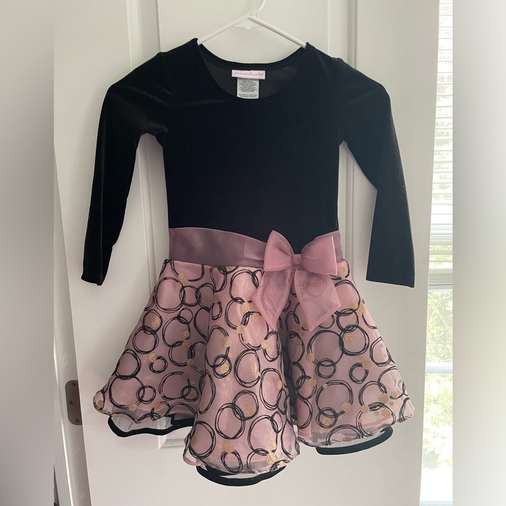 Girls size 5 pink and black full sleeve dress